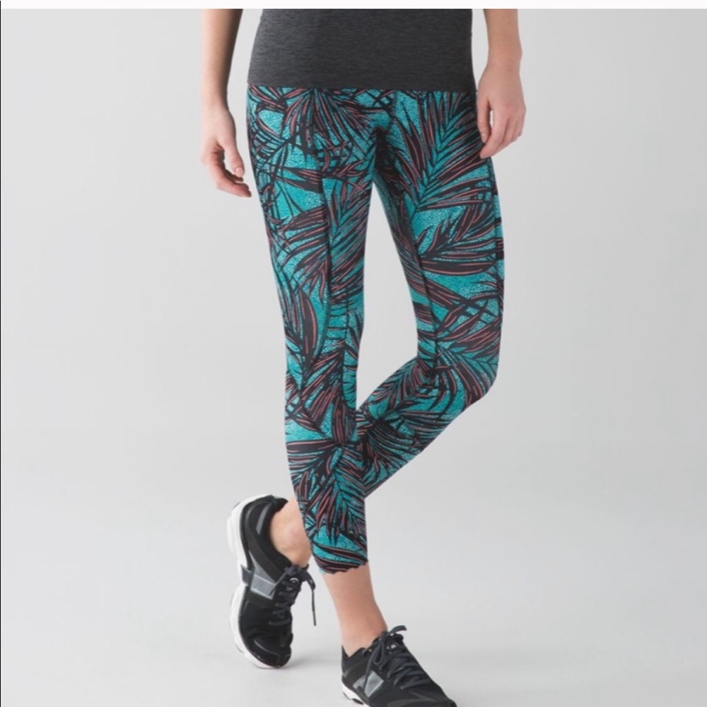 Lululemon Tight Stuff Tights in Palm Lace Tofino